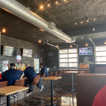 Drafts - Bar - Sports Bars Near Me - Grand Prairie, Texas
