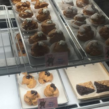 Leonard's Bakery - Bakeries Near Me - Honolulu, Hawaii