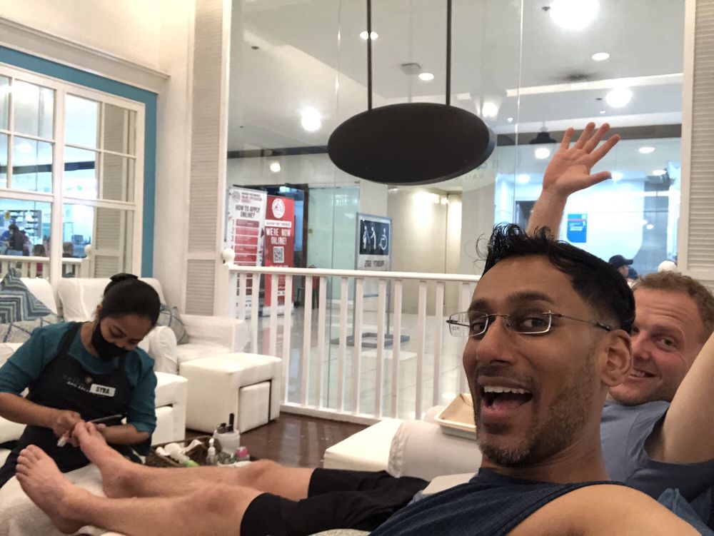 NAILAHOLICS Updated July 2024 4/F, Market! Market!, Mabini Avenue