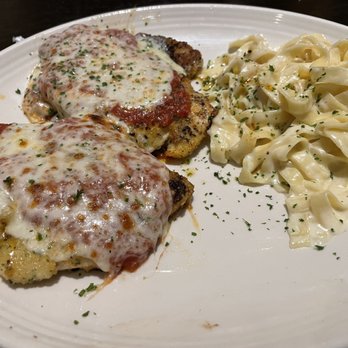 Carrabba's Italian Grill - Chicken Parmesan - Italian Near Me - Altamonte Springs, Florida