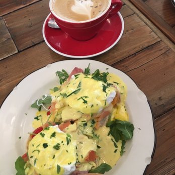 Slimak - Salmon Egg Benedict & Lavender Latte - Coffee & Tea Near Me - Brooklyn, New York