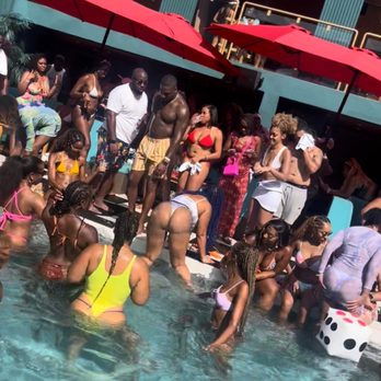 Sekai Night and Day - The pool - Dance Clubs Near Me - Houston, Texas
