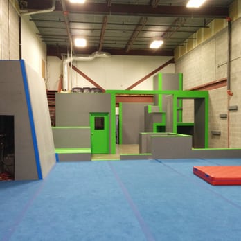 The Spot - Movement Training Centre - Gyms Near Me - Montreal, Quebec The Spot - Movement Training Centre - Gyms Near Me - Montreal, Quebec