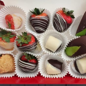 Edible Arrangements - a box of chocolate covered strawberries - Juice Bars & Smoothies Near Me - Nashville, Tennessee Edible Arrangements - a box of chocolate covered strawberries - Juice Bars & Smoothies Near Me - Nashville, Tennessee