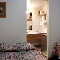 White Moose Lodge - Room #2 - 2 beds, mini fridge, microwave, coffee maker & clean bathroom