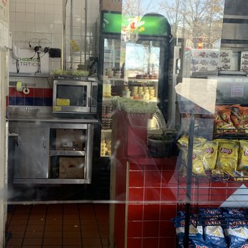 Mr Submarine - Salad sitting out - Fast Food Near Me - Chicago, Illinois