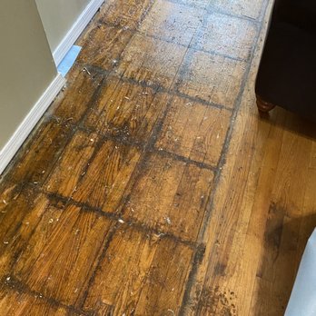 Taub's Floor Covering - Before photo of hallway that previously had stick tiles - Carpeting Near Me - Staten Island, New York Taub's Floor Covering - Before photo of hallway that previously had stick tiles - Carpeting Near Me - Staten Island, New York