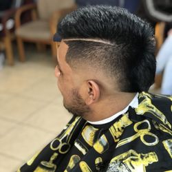 La Familia Barber Shop