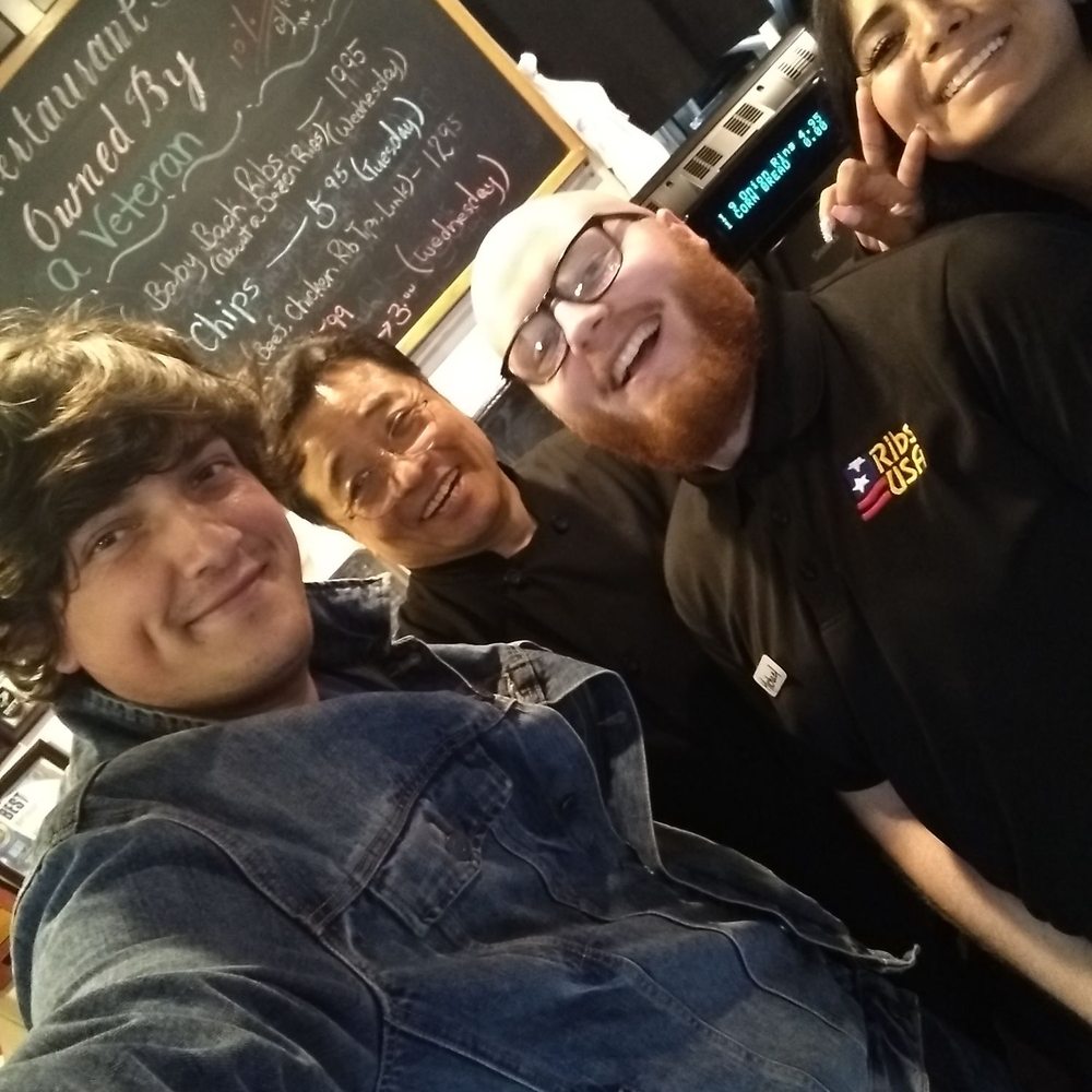 Ribs USA - Our amazing server  and owner - Barbeque Near Me - Burbank, California
