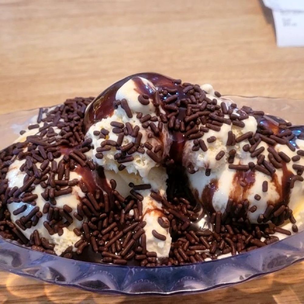 Build your own sundae Build your own sundae