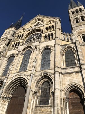 Basilique Saint-Remi by null