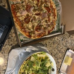 Pickleman's Gourmet Cafe - Hog pizza and garden salad
