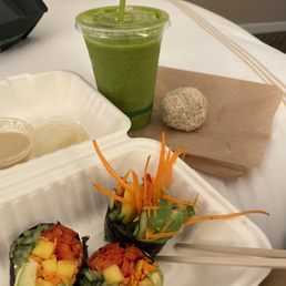 Nori Roll Tropical Green Mac-Aroon Nori Roll Tropical Green Mac-Aroon