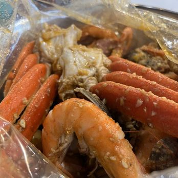 The Crawfish Hut - Combo 4 with an extra pound of clams and shrimp - Seafood Near Me - Burien, Washington