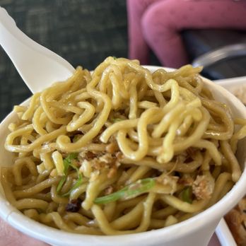Tin Roof Maui - Garlic Noodles - Hawaiian Near Me - Kahului, Hawaii Tin Roof Maui - Garlic Noodles - Hawaiian Near Me - Kahului, Hawaii