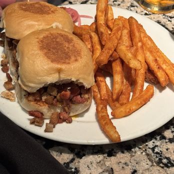 Tavern on Castell - Pork Sandwiches - Cocktail Bars Near Me - New Braunfels, Texas Tavern on Castell - Pork Sandwiches - Cocktail Bars Near Me - New Braunfels, Texas