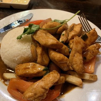 Picca Pollo A La Brasa - Pollo saltado - Peruvian Near Me - Germantown, Maryland Picca Pollo A La Brasa - Pollo saltado - Peruvian Near Me - Germantown, Maryland