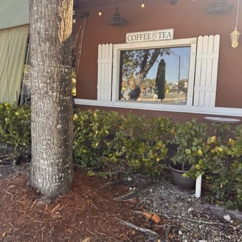 Bulegreen Cafe Yard - Cafes Near Me - Oakland Park, Florida Bulegreen Cafe Yard - Cafes Near Me - Oakland Park, Florida
