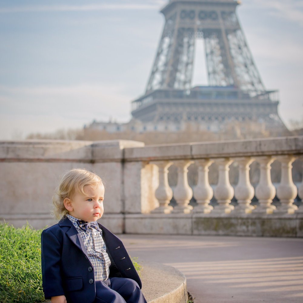 Pierre Torset - The Callahan's photographed by Pierre Torset on the Pont de Bir Hakeim bridge - Session Photography Near Me - Paris, 75