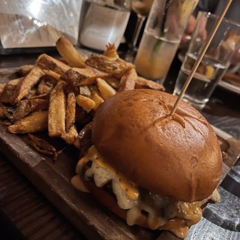 Mill House Brewing Company - 50/50 Burger - Breweries Near Me - Poughkeepsie, New York Mill House Brewing Company - 50/50 Burger - Breweries Near Me - Poughkeepsie, New York