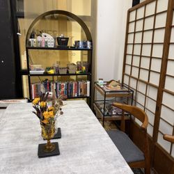 Isla Tea Lounge - An activity corner for artists, bookworms, crafters, scrapbookers, board games, and more