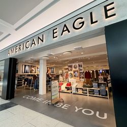 American Eagle - Exterior/entrance of store
