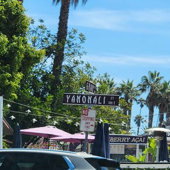 Dart Coffee Co - Corner of Yanonali & Gray - Coffee Roasteries Near Me - Santa Barbara, California