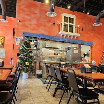 La Cocina Del Rey - This is the kitchen and the salsa bar. - Mexican Near Me - Grovetown, Georgia La Cocina Del Rey - This is the kitchen and the salsa bar. - Mexican Near Me - Grovetown, Georgia