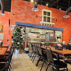 La Cocina Del Rey - This is the kitchen and the salsa bar.