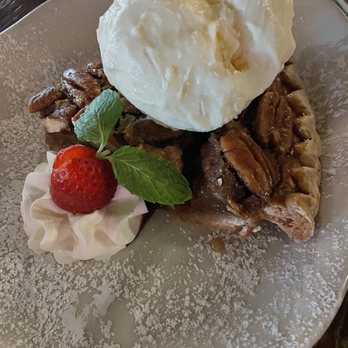 Goode Company Armadillo Palace - Pecan pie with Blue Bell vanilla ice cream! - Music Venues Near Me - Houston, Texas Goode Company Armadillo Palace - Pecan pie with Blue Bell vanilla ice cream! - Music Venues Near Me - Houston, Texas