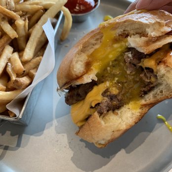 Willow & Whisk - breakfast burger ($16) [5/5] - Breakfast & Brunch Near Me - Wyckoff, New Jersey