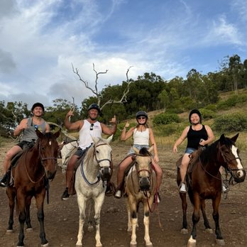 Pālehua Trail Rides - Horseback Riding Near Me - Kapolei, Hawaii Pālehua Trail Rides - Horseback Riding Near Me - Kapolei, Hawaii