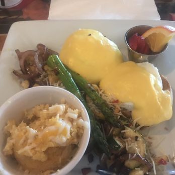 The Forge - Eggs Benedict, grits and fruit - American Near Me - Ben Wheeler, Texas The Forge - Eggs Benedict, grits and fruit - American Near Me - Ben Wheeler, Texas