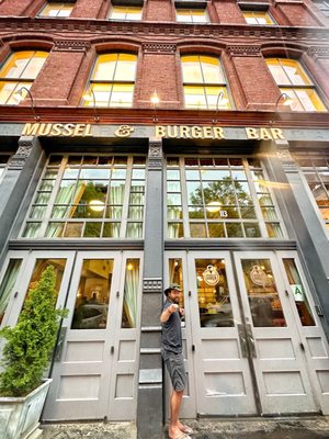 Mussel & Burger Bar by null
