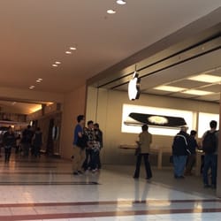 Apple Store - Edmonton