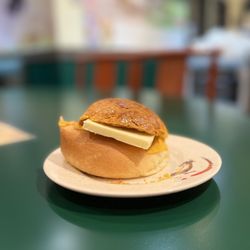 Lido Restaurant - Pineapple bun with butter
