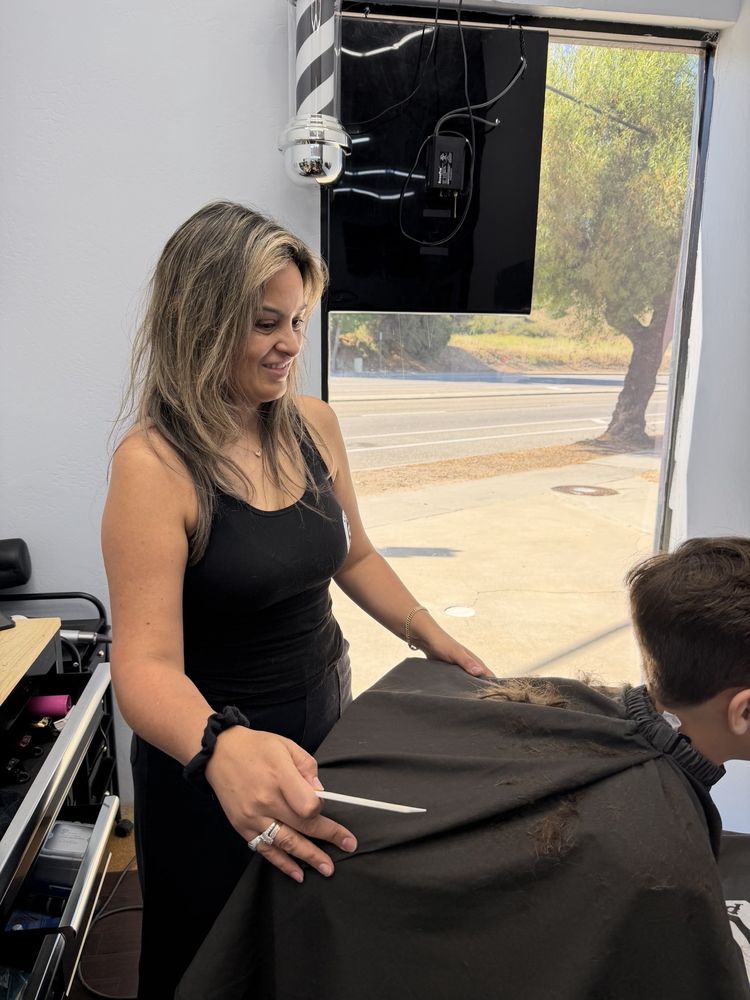 Santa Barbershop Saugus Logo