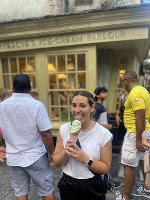 Florean Fortescue's Ice-Cream Parlour by null