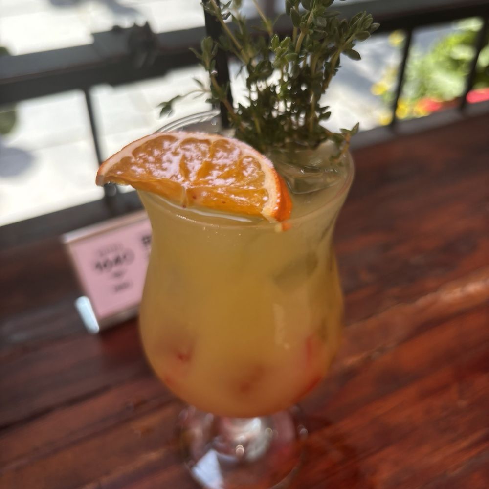 Bistro 1640 - White sangria - French Near Me - Quebec City, Quebec Bistro 1640 - White sangria - French Near Me - Quebec City, Quebec