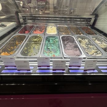 Le Macaron French Pastries - Gelato - Macarons Near Me - Omaha, Nebraska