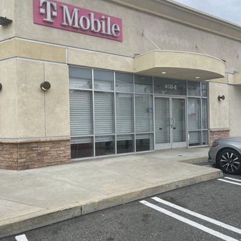 T-Mobile - Two entranced. This one is off the parking lot in the back. - Mobile Phones Near Me - Torrance, California T-Mobile - Two entranced. This one is off the parking lot in the back. - Mobile Phones Near Me - Torrance, California