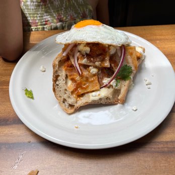 Saint Malo MX - Shakahuquiles sandwich - Comfort Food Near Me - Guadalajara, JAL Saint Malo MX - Shakahuquiles sandwich - Comfort Food Near Me - Guadalajara, JAL