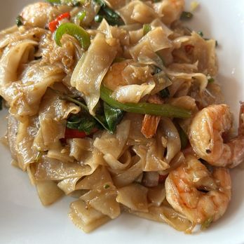 New Thai Elephant - C03. Pad kee Mao Noodle - Thai Near Me - San Mateo, California New Thai Elephant - C03. Pad kee Mao Noodle - Thai Near Me - San Mateo, California