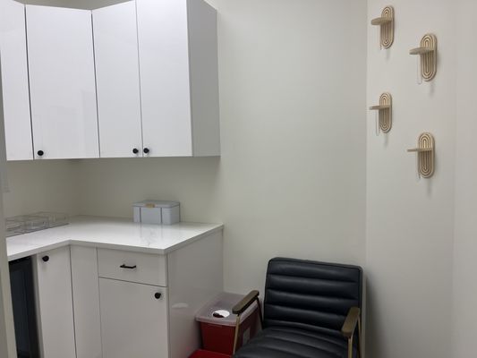 REFINED MEDICAL - Updated January 2026 - 27 Photos - 8 Technology Dr ...