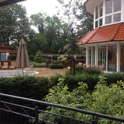 Haus Höpke - Rechts ist der innen Pool, links der außen Pool