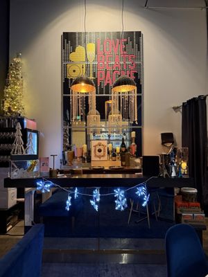 Love Beats Pagne - Bubble Bar (formerly House of Pagne) by null