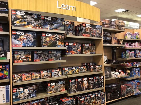Barnes & Noble by null