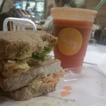 Green Eat - This is the Mango smoothie and Thai Chicken sandwich - Organic Stores Near Me - Buenos Aires, C