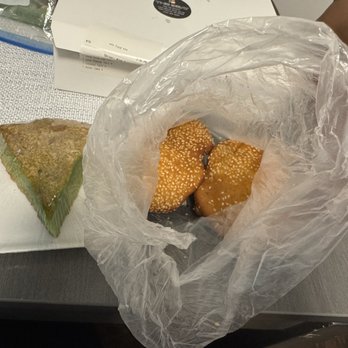 Phuoc Loc Bakery - Pandan Honeycomb Cake, Sesame Donut - Bakeries Near Me - Falls Church, Virginia Phuoc Loc Bakery - Pandan Honeycomb Cake, Sesame Donut - Bakeries Near Me - Falls Church, Virginia