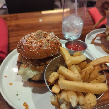 Gordon Ramsay Burger Las Vegas - Burgers Near Me - Las Vegas, Nevada